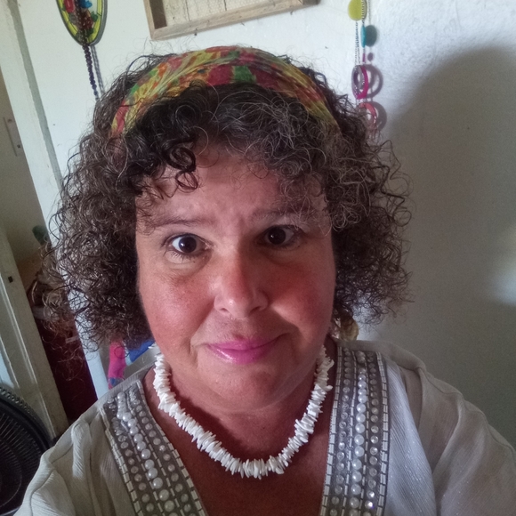 Meet your Posher, Cori - Picture 3 of 3